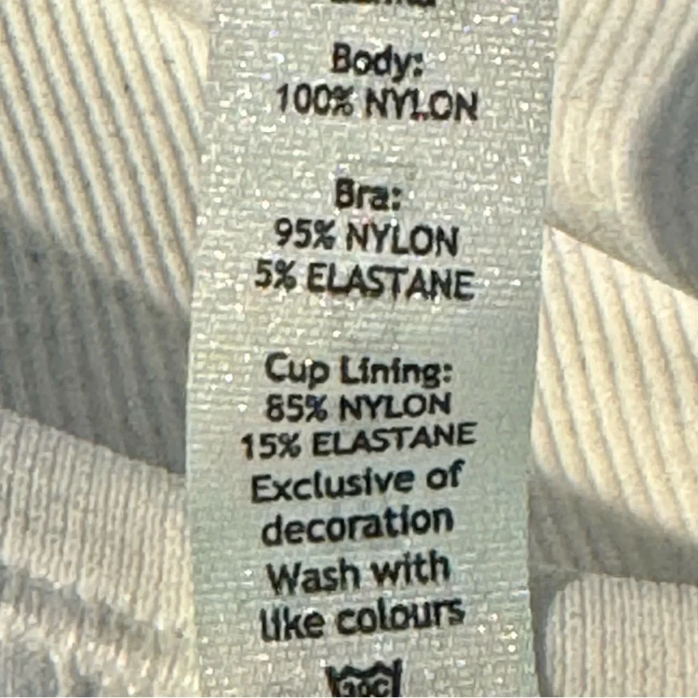 Lululemon Women’s Cropped Top Size 12 - Picture 9 of 13